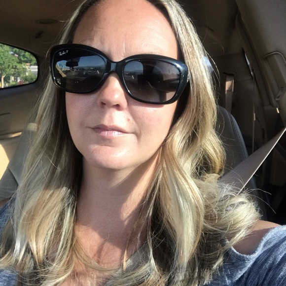 Meet your Posher, Corie - Picture 1 of 1